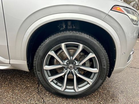 Used 2018 Volvo XC90 T6 Momentum w/ Convenience Package image 4