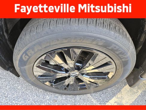 Used 2023 Nissan Rogue SV AWD/4WD image 6