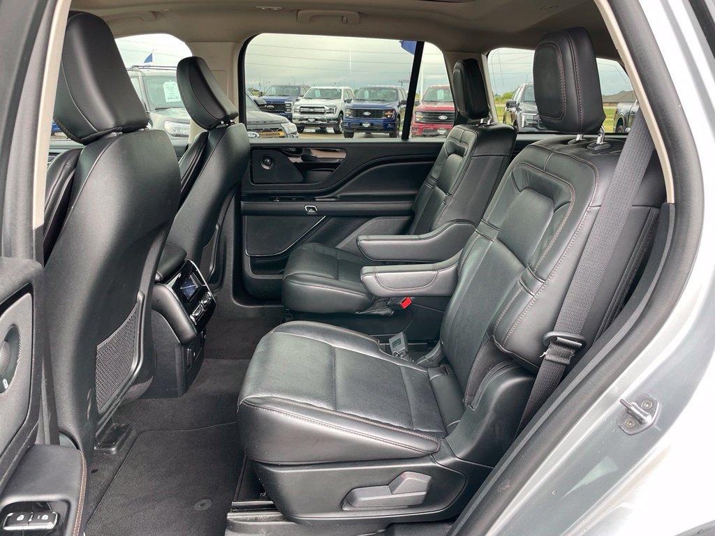 Used 2023 Lincoln Aviator Reserve AWD/4WD image 8