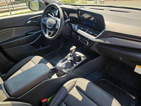 New 2026 Chevrolet Trax ACTIV w/ Sunroof Package FWD image 10