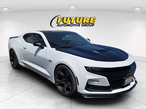 Used 2019 Chevrolet Camaro SS RWD image 1