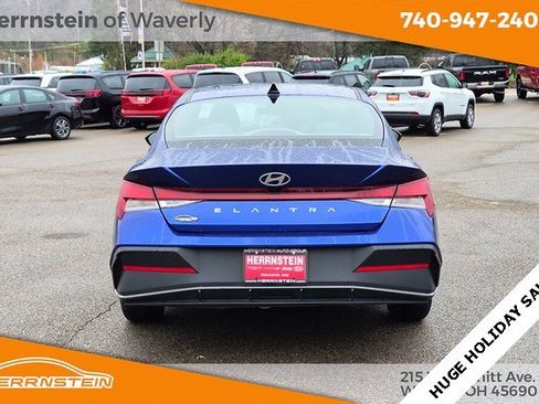 Used 2024 Hyundai Elantra SEL image 31