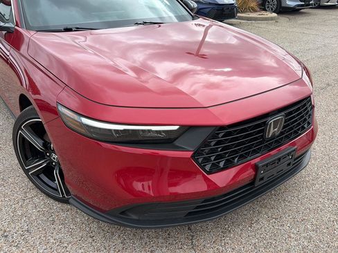 Used 2025 Honda Accord Sport image 9