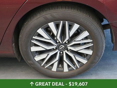 Used 2024 Nissan Altima 2.5 SV image 17