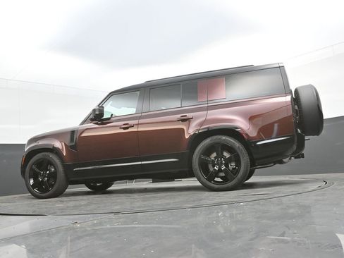 New 2026 Land Rover Defender 130 X-Dynamic SE AWD/4WD image 37