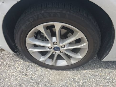 Used 2020 Ford Fusion SE FWD image 25