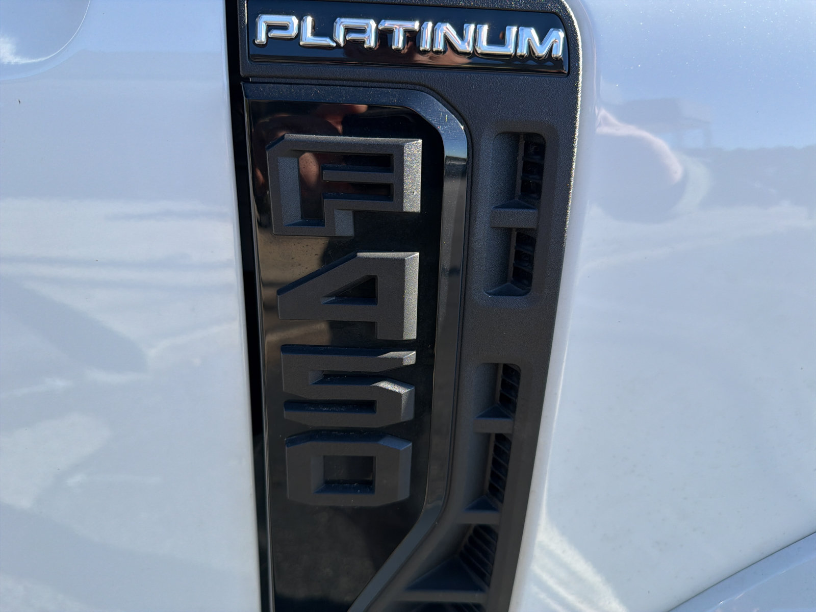 Used 2025 Ford F450 Platinum w/ FX4 Off-Road Package AWD/4WD image 34