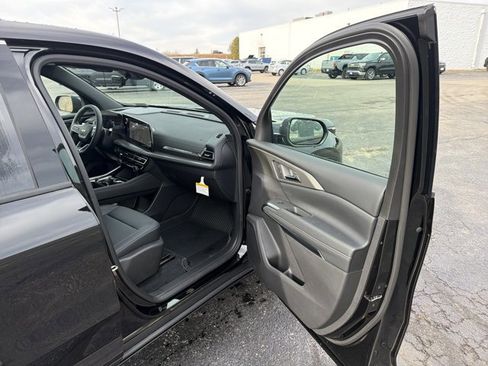 New 2026 Chevrolet Traverse LT w/ Driver Confidence Package image 30