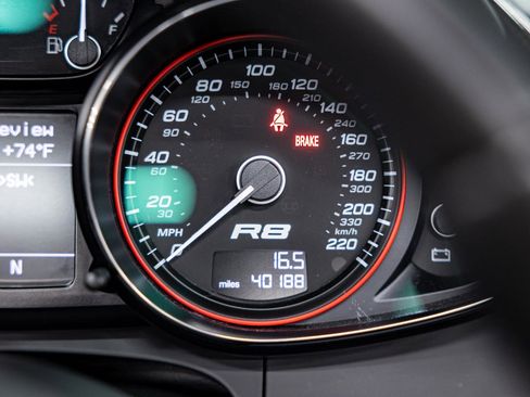 Used 2011 Audi R8 V10 AWD/4WD image 12