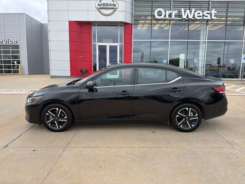Used 2024 Nissan Sentra SV FWD image 2