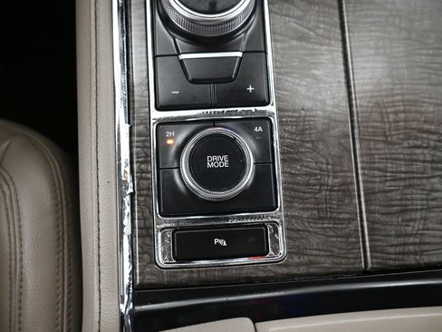 Used 2021 Ford Expedition Max Limited image 20