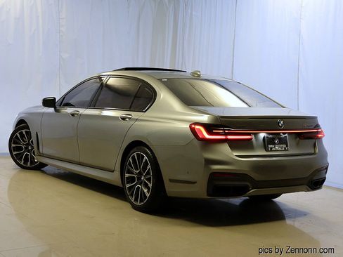 Certified 2022 BMW M760i xDrive w/ Luxury Rear Seating Package image 9