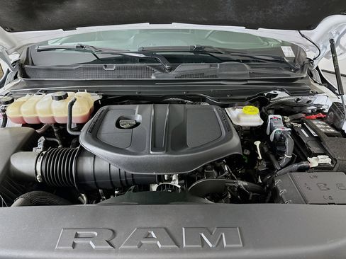 Used 2025 RAM 1500 Laramie image 32