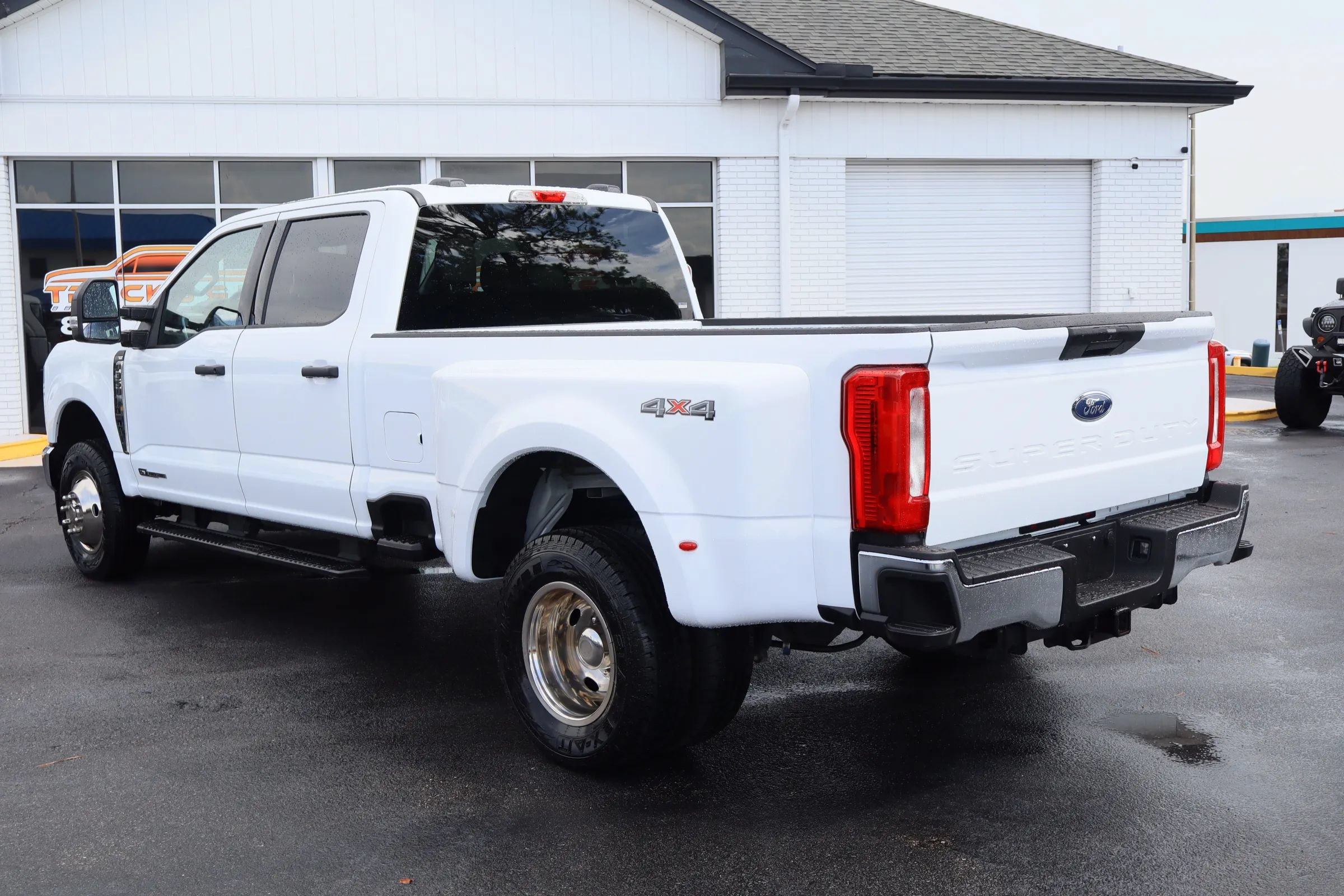 Used 2025 Ford F350 XLT AWD/4WD image 5