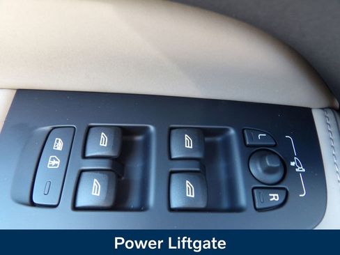 New 2026 Volvo XC60 B5 Plus w/ Protection Package Premier image 10