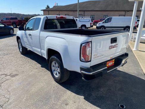 Used 2020 GMC Canyon W/T w/ Convenience Package RWD image 2