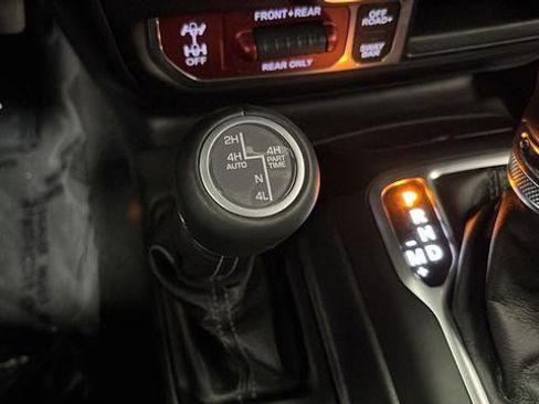 Used 2025 Jeep Wrangler Unlimited Rubicon 4xe image 30