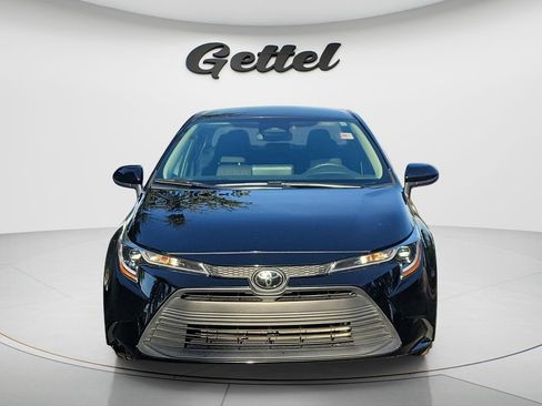 Used 2024 Toyota Corolla LE FWD image 2