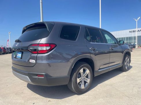 Used 2025 Honda Pilot EX-L image 5