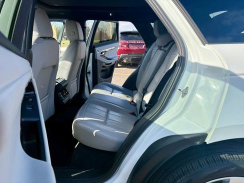 Used 2021 Land Rover Range Rover Evoque SE image 20