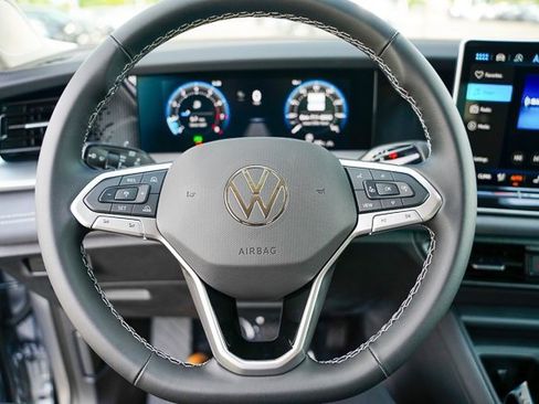 New 2025 Volkswagen Tiguan SE image 13