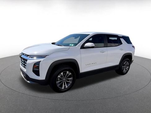Used 2025 Chevrolet Equinox LT FWD image 8