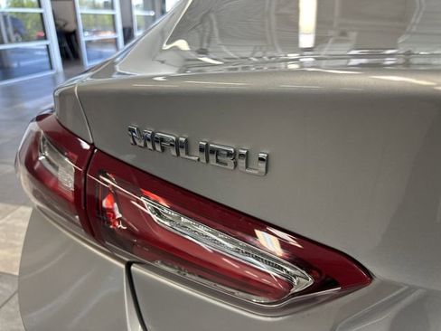 Used 2022 Chevrolet Malibu LT FWD image 9