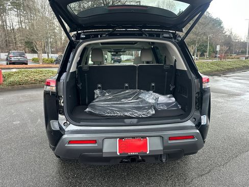 New 2026 Nissan Pathfinder SL image 18