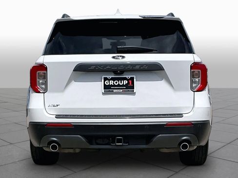 Certified 2021 Ford Explorer XLT w/ Equipment Group 202A image 5