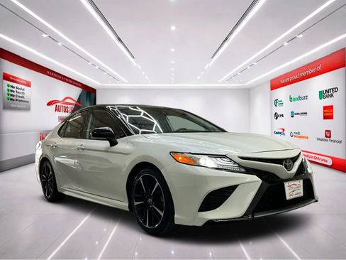 Used 2020 Toyota Camry XSE w/ Navigation Package image 2