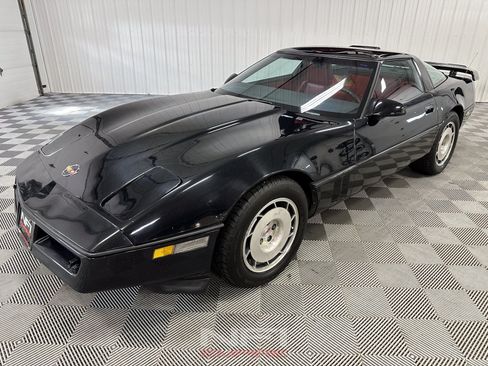 Used 1987 Chevrolet Corvette Coupe RWD image 3