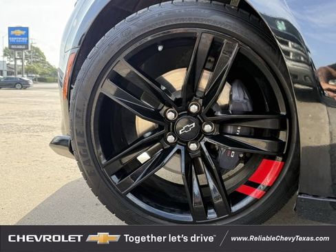 Used 2022 Chevrolet Camaro LT RWD image 10