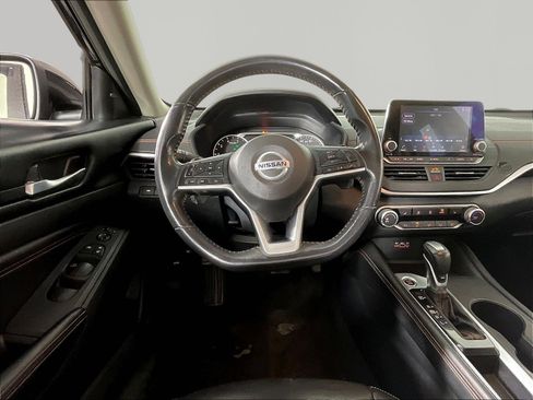 Used 2022 Nissan Altima 2.5 SR w/ Midnight Edition Package FWD image 8