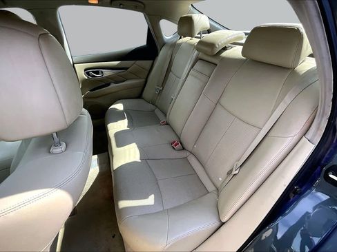 Used 2012 INFINITI M37 w/ Premium Pkg RWD image 24