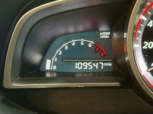 Used 2015 MAZDA MAZDA3 i Touring w/ Technology Package image 19