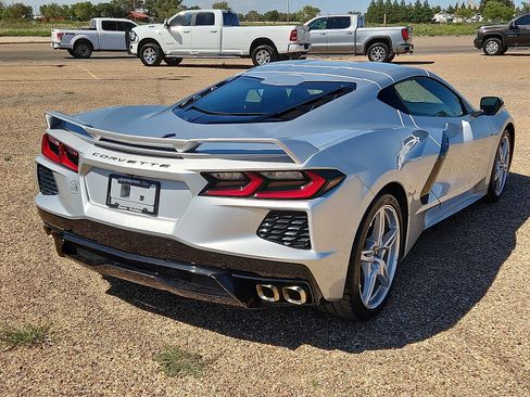 Used 2020 Chevrolet Corvette Stingray w/ Z51 Performance Package image 4