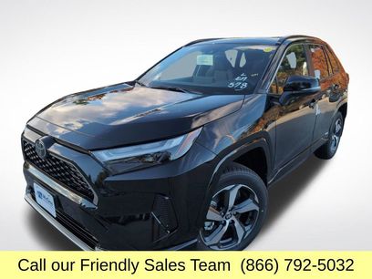 New 2025 Toyota RAV4 SE w/ Weather & Moonroof Package
