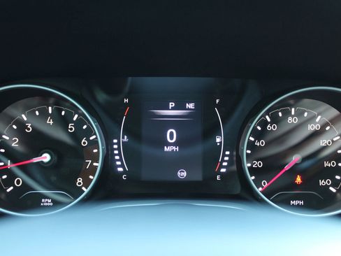 Used 2018 Jeep Compass Latitude w/ Cold Weather Group image 28