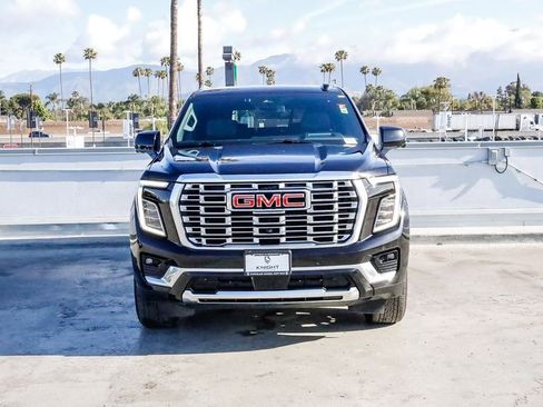 Used 2025 GMC Yukon Denali AWD/4WD image 3