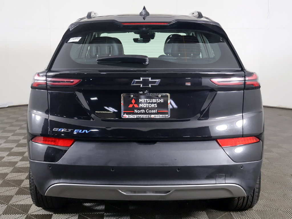 Used 2023 Chevrolet Bolt EUV Premier w/ Sun & Sound Package FWD image 17