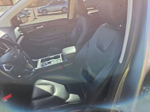Used 2022 Ford Edge Titanium AWD/4WD image 7
