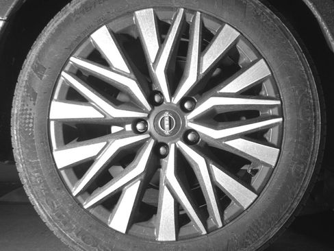 Used 2025 Nissan Altima 2.5 SV FWD image 15