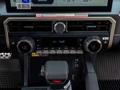 Used 2026 Toyota Tacoma TRD Sport w/ TRD Sport Premium Package AWD/4WD image 26