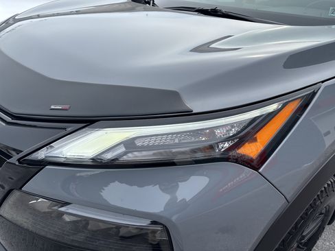 Used 2025 Nissan Rogue SV image 10