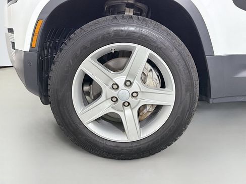 Used 2020 Land Rover Defender 110 SE AWD/4WD image 34