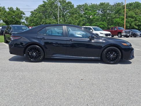Used 2022 Toyota Camry SE w/ Convenience Package FWD image 7