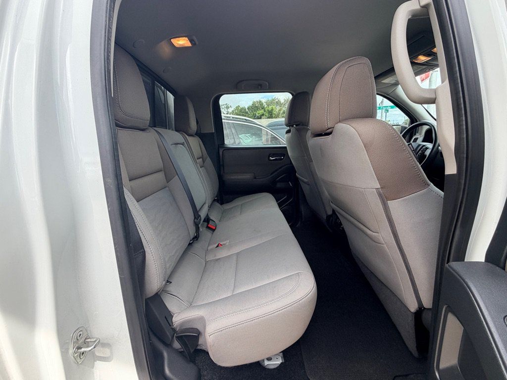 Used 2022 Nissan Frontier SV AWD/4WD image 19