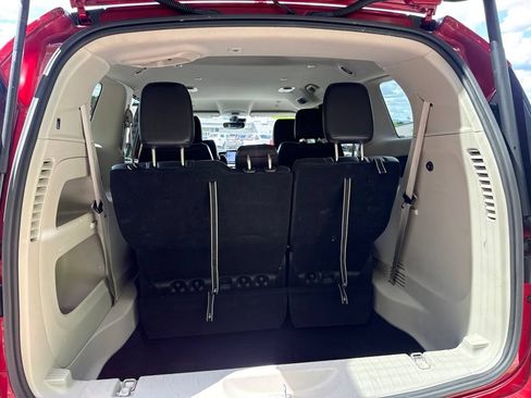 Used 2024 Chrysler Pacifica Touring-L FWD image 9