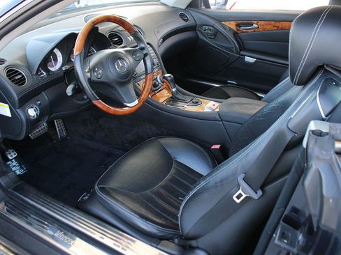 Used 2011 Mercedes-Benz SL 550 image 13