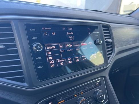 Certified 2020 Volkswagen Atlas Cross Sport SE image 14